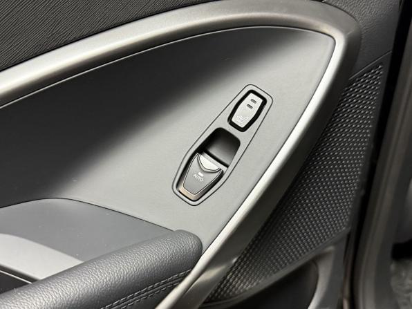 Hyundai Santa Fe III Рестайлинг с пробегом 2018 года, цена 2 350 000 рублей, 99718 км, внедорожник, Автокод Объявления
