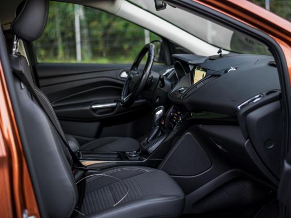 Ford Kuga II Рестайлинг с пробегом 2017 года, цена 1 390 000 рублей, 180505 км, внедорожник, Автокод Объявления