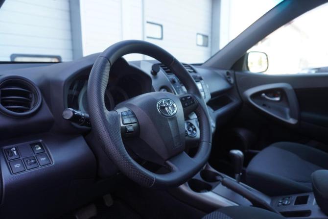 Toyota RAV4 III (XA30) Рестайлинг с пробегом 2011 года, цена 1 385 000 рублей, 167334 км, внедорожник, Автокод Объявления
