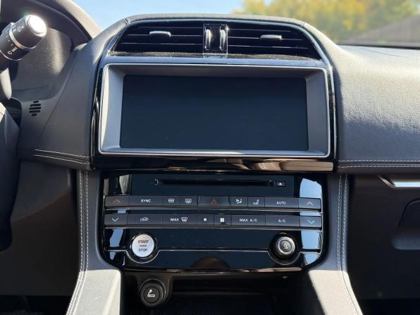 Jaguar F-Pace I с пробегом 2017 года, цена 3 750 000 рублей, 149323 км, внедорожник, Автокод Объявления