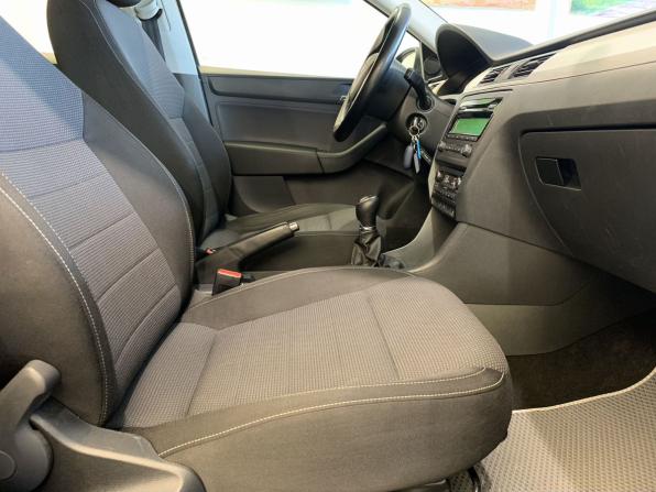 Skoda Rapid I с пробегом 2014 года, цена 939 000 рублей, 141782 км, лифтбек, Автокод Объявления