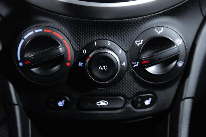 Hyundai Solaris I с пробегом 2012 года, цена 649 000 рублей, 195212 км, хэтчбек, Автокод Объявления