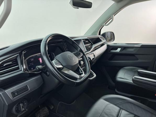 Volkswagen Multivan T6 Рестайлинг с пробегом 2021 года, цена 7 100 000 рублей, 85370 км, минивэн, Автокод Объявления
