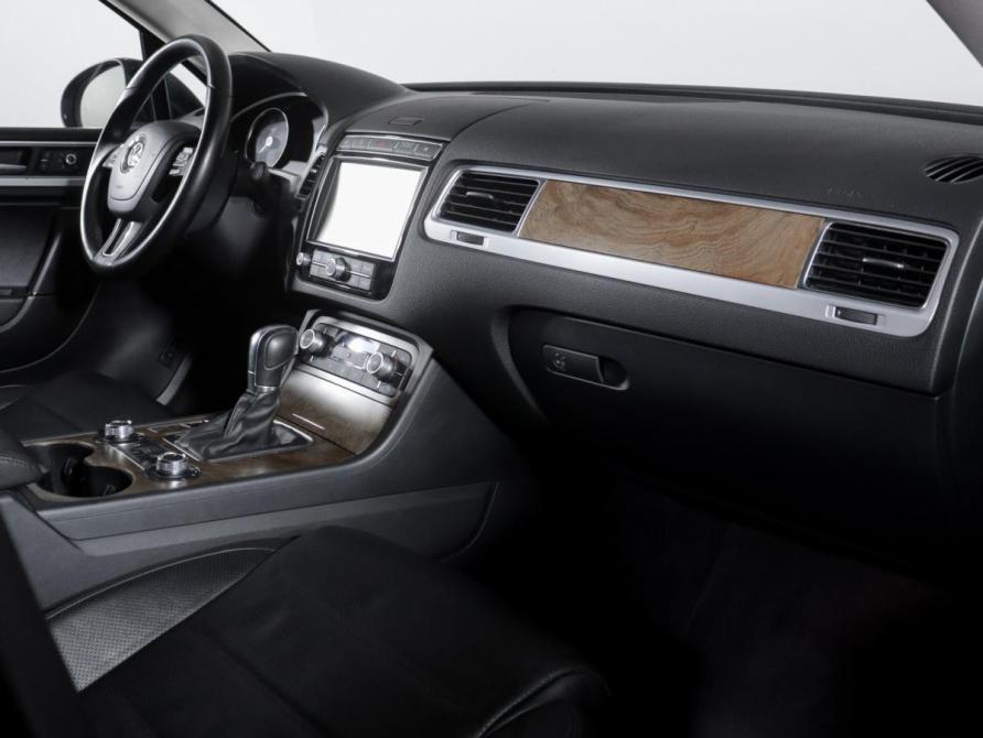 Volkswagen Touareg II Рестайлинг Москва  - изображение 9