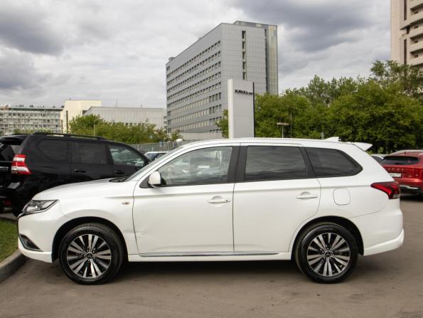 Mitsubishi Outlander III Рестайлинг 3 с пробегом 2022 года, цена 2 388 000 рублей, 24324 км, внедорожник, Автокод Объявления