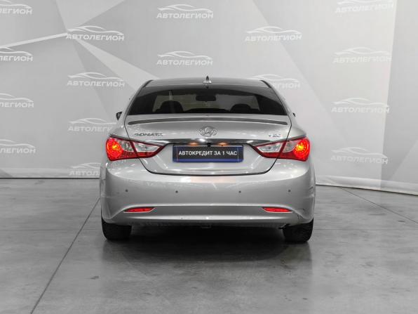 Hyundai Sonata VI (YF) с пробегом 2010 года, цена 910 000 рублей, 238000 км, седан, Автокод Объявления