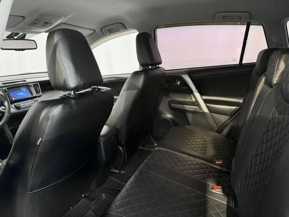 Toyota RAV4 IV (XA40) Рестайлинг с пробегом 2018 года, цена 2 490 000 рублей, 101792 км, внедорожник, Автокод Объявления