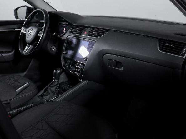 Skoda Octavia III (A7) Рестайлинг с пробегом 2018 года, цена 1 980 000 рублей, 167740 км, лифтбек, Автокод Объявления