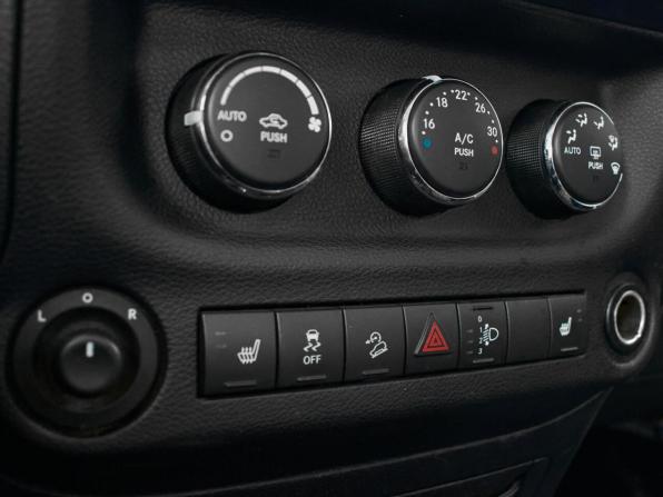 Jeep Wrangler III (JK) с пробегом 2012 года, цена 2 420 000 рублей, 145961 км, внедорожник, Автокод Объявления