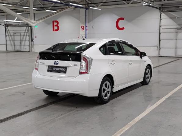 Toyota Prius III Рестайлинг (XW30) с пробегом 2015 года, цена 1 280 000 рублей, 114561 км, лифтбек, Автокод Объявления