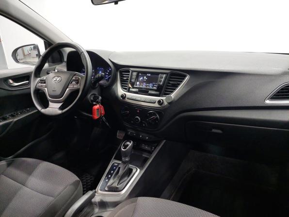 Hyundai Solaris II с пробегом 2018 года, цена 1 245 000 рублей, 122500 км, седан, Автокод Объявления