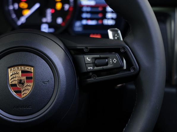 Porsche Macan I Рестайлинг 2 с пробегом 2025 года, цена 12 340 000 рублей, 45 км, внедорожник, Автокод Объявления