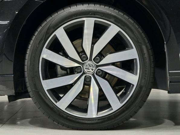 Volkswagen Passat B8 с пробегом 2019 года, цена 2 052 000 рублей, 138558 км, седан, Автокод Объявления