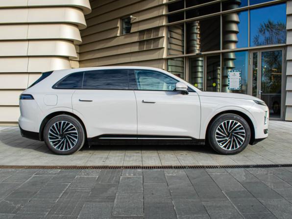 Exeed Exlantix ET с пробегом 2025 года, цена 5 099 000 рублей, 6000 км, внедорожник, Автокод Объявления