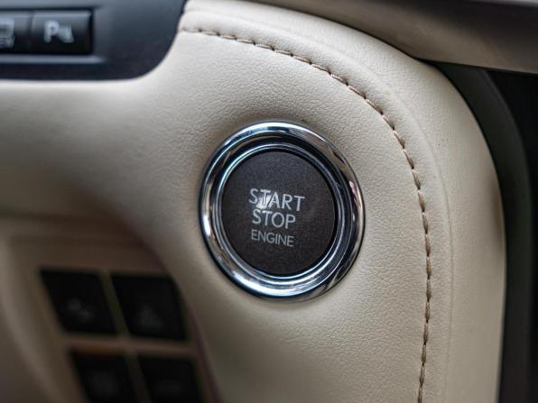 Lexus LX III Рестайлинг 2 с пробегом 2016 года, цена 5 870 000 рублей, 249169 км, внедорожник, Автокод Объявления