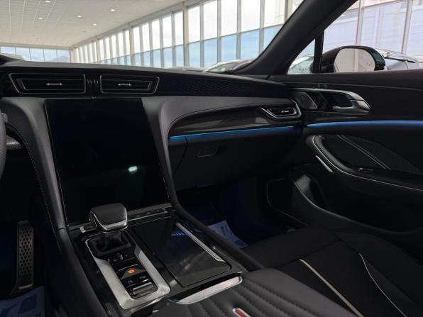 Hongqi H6 с пробегом 2025 года, цена 3 990 000 рублей, 727 км, хэтчбек, Автокод Объявления