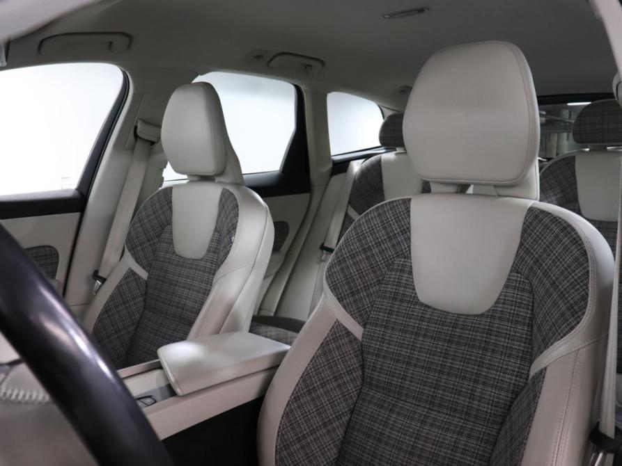 Volvo XC60 II Москва  - изображение 18