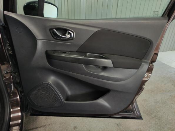 Renault Kaptur I с пробегом 2017 года, цена 1 200 000 рублей, 134500 км, внедорожник, Автокод Объявления