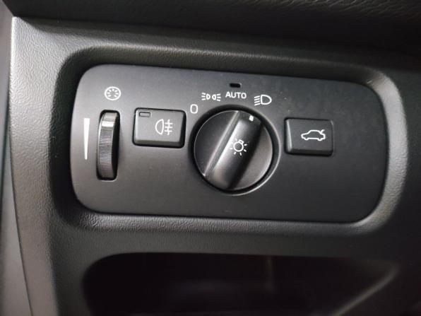 Volvo V40 Cross Country I Рестайлинг с пробегом 2017 года, цена 1 499 000 рублей, 145271 км, хэтчбек, Автокод Объявления