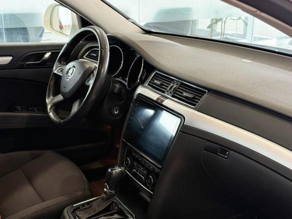 Skoda Superb II Рестайлинг с пробегом 2013 года, цена 897 000 рублей, 216001 км, лифтбек, Автокод Объявления
