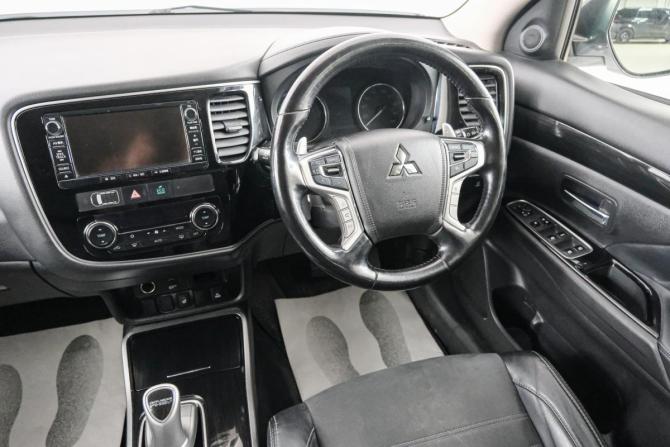 Mitsubishi Outlander III Рестайлинг 3 с пробегом 2018 года, цена 2 339 000 рублей, 109000 км, внедорожник, Автокод Объявления