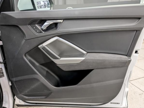 Audi Q3 II (F3) с пробегом 2023 года, цена 3 995 000 рублей, 20944 км, внедорожник, Автокод Объявления