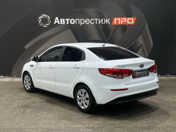 Kia Rio III Рестайлинг с пробегом 2016 года, цена 1 065 000 рублей, 76537 км, седан, Автокод Объявления
