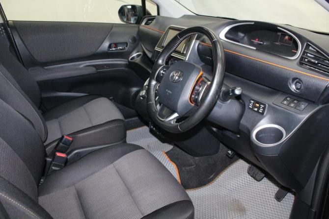 Toyota Sienta II Рестайлинг с пробегом 2019 года, цена 1 319 000 рублей, 100006 км, минивэн, Автокод Объявления