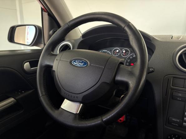 Ford Fusion I Рестайлинг с пробегом 2007 года, цена 639 000 рублей, 136395 км, хэтчбек, Автокод Объявления