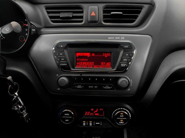 Kia Rio III с пробегом 2015 года, цена 949 000 рублей, 221237 км, седан, Автокод Объявления