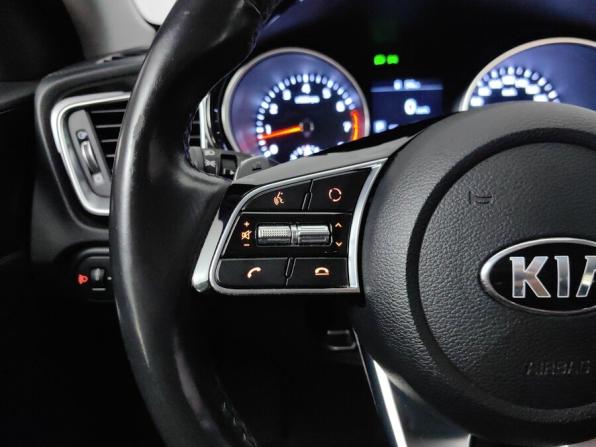 Kia Ceed III с пробегом 2019 года, цена 1 699 000 рублей, 134900 км, хэтчбек, Автокод Объявления