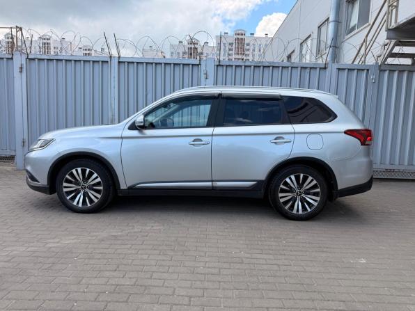 Mitsubishi Outlander III Рестайлинг 3 с пробегом 2019 года, цена 1 699 000 рублей, 85537 км, внедорожник, Автокод Объявления