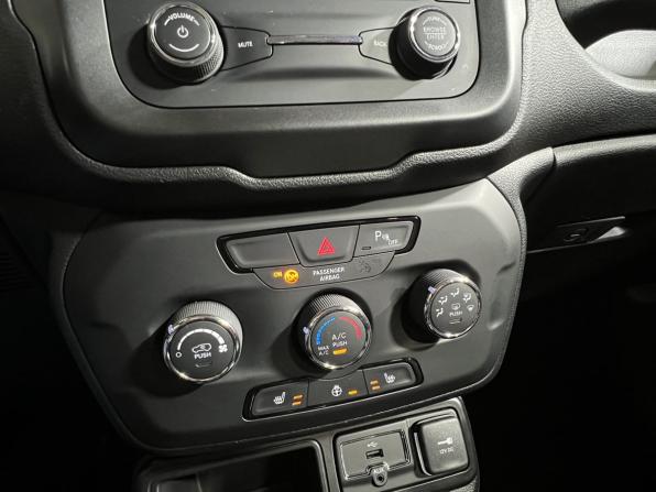 Jeep Renegade I с пробегом 2018 года, цена 1 597 000 рублей, 100300 км, внедорожник, Автокод Объявления