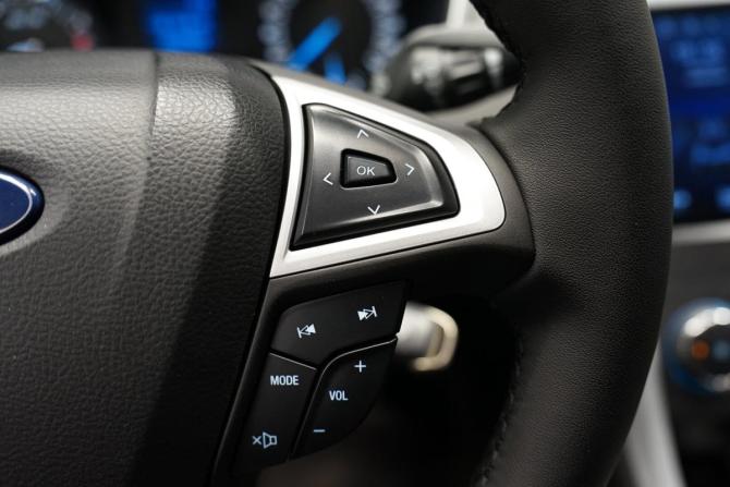 Ford Mondeo V с пробегом 2017 года, цена 1 465 000 рублей, 256000 км, седан, Автокод Объявления