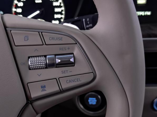 Genesis G90 I Рестайлинг с пробегом 2020 года, цена 4 950 000 рублей, 39253 км, седан, Автокод Объявления