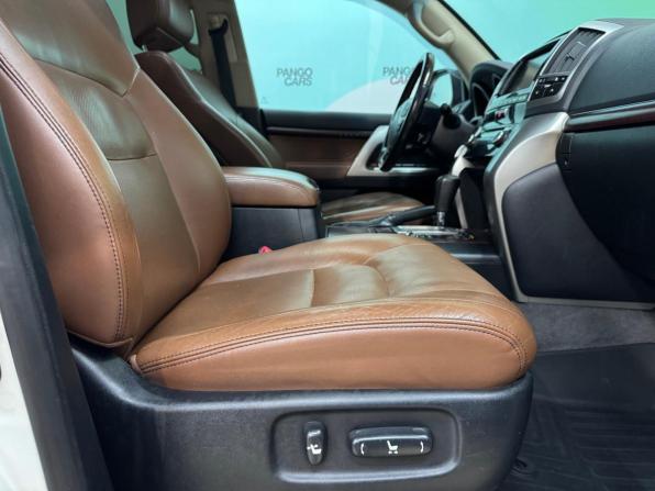 Toyota Land Cruiser 200 Series Рестайлинг 1 с пробегом 2014 года, цена 3 565 000 рублей, 358420 км, внедорожник, Автокод Объявления
