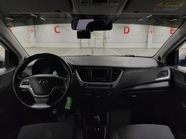 Hyundai Solaris II с пробегом 2018 года, цена 975 000 рублей, 217232 км, седан, Автокод Объявления
