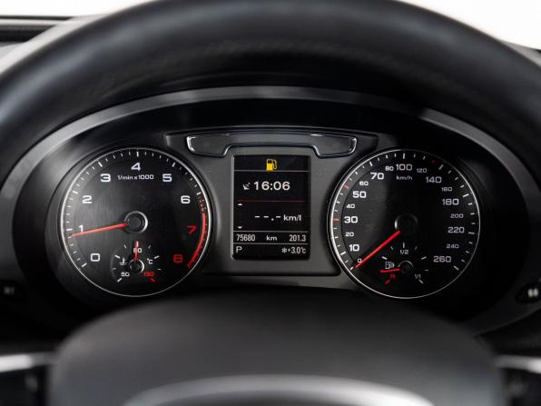 Audi Q3 I (8U) Рестайлинг с пробегом 2015 года, цена 1 715 000 рублей, 75680 км, внедорожник, Автокод Объявления