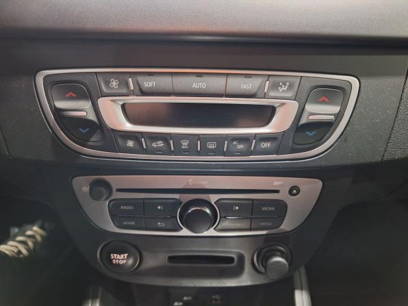 Renault Fluence I Рестайлинг с пробегом 2014 года, цена 1 100 000 рублей, 36837 км, седан, Автокод Объявления