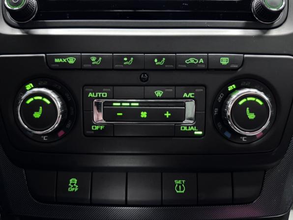 Skoda Yeti I Рестайлинг с пробегом 2015 года, цена 1 470 000 рублей, 71761 км, внедорожник, Автокод Объявления