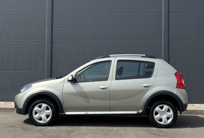Renault Sandero I с пробегом 2014 года, цена 985 000 рублей, 17000 км, хэтчбек, Автокод Объявления