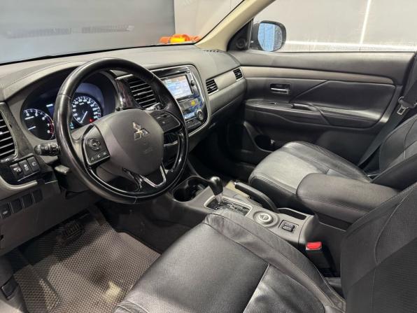 Mitsubishi Outlander III Рестайлинг 2 с пробегом 2015 года, цена 1 789 000 рублей, 144000 км, внедорожник, Автокод Объявления