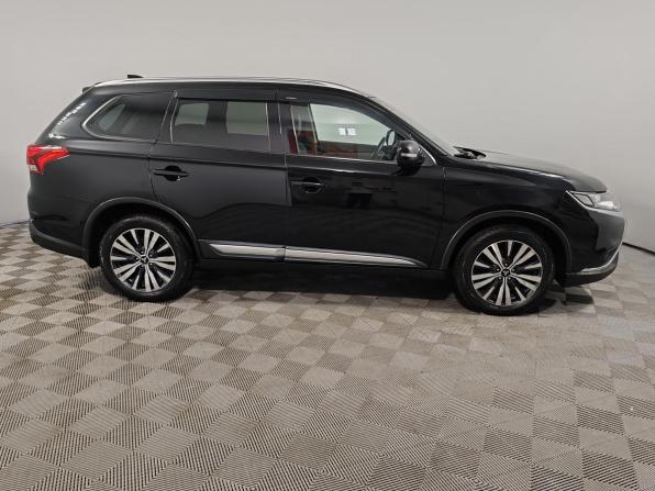 Mitsubishi Outlander III Рестайлинг 3 с пробегом 2020 года, цена 1 899 000 рублей, 188451 км, внедорожник, Автокод Объявления
