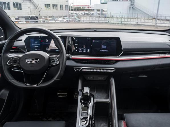 Geely Coolray I Рестайлинг с пробегом 2024 года, цена 2 399 000 рублей, 24000 км, внедорожник, Автокод Объявления