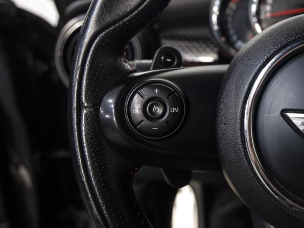 Mini Hatch III (F55/F56) с пробегом 2016 года, цена 2 198 000 рублей, 131026 км, хэтчбек, Автокод Объявления