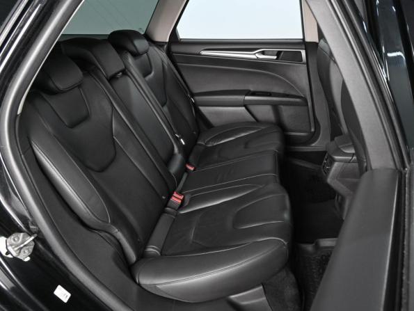 Ford Mondeo V с пробегом 2018 года, цена 1 479 000 рублей, 135698 км, универсал, Автокод Объявления