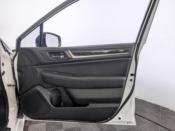 Subaru Legacy VI Рестайлинг с пробегом 2019 года, цена 2 850 000 рублей, 66280 км, седан, Автокод Объявления