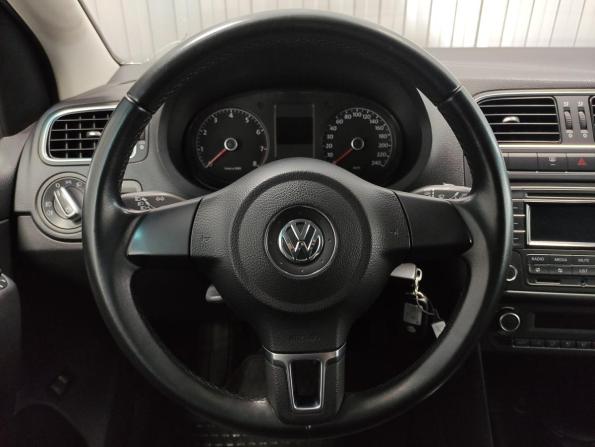 Volkswagen Polo V с пробегом 2013 года, цена 900 000 рублей, 69000 км, седан, Автокод Объявления