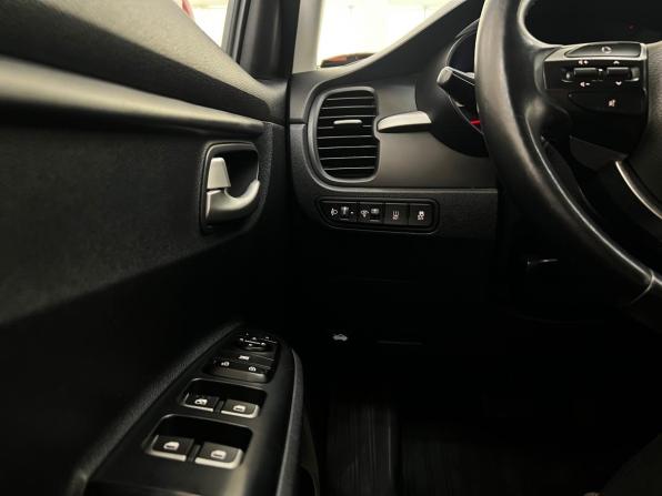 Kia Rio IV с пробегом 2017 года, цена 1 390 000 рублей, 55000 км, седан, Автокод Объявления