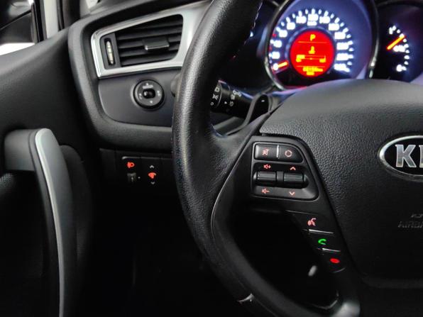 Kia Ceed II Рестайлинг с пробегом 2018 года, цена 1 469 000 рублей, 60155 км, хэтчбек, Автокод Объявления